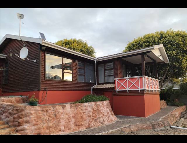 3 BEDROOM HOUSE FOR SALE IN FRAAIUITSIG